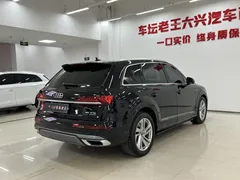 2022 Audi Q7 55 TFSI quattro S line Sport, чёрный — фото 7