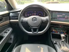 2021 Volkswagen Passat 330TSI Luxury, чёрный — фото 13