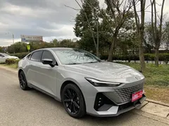 2023 Changan UNI-V 1.5T — фото 2