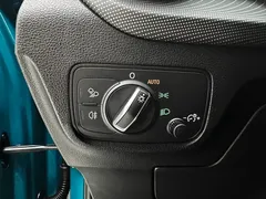 2022 Audi Q2L 35 TFSI Sport, синий — фото 17