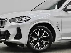 2023 BMW X3 xDrive25i M, белый — фото 17