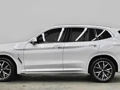 2023 BMW X3 xDrive25i M, белый — фото 18