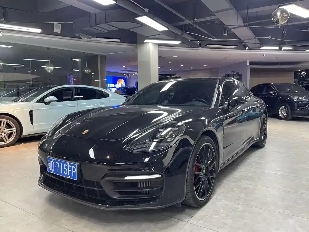2023 Porsche Panamera Platinum 2.9T