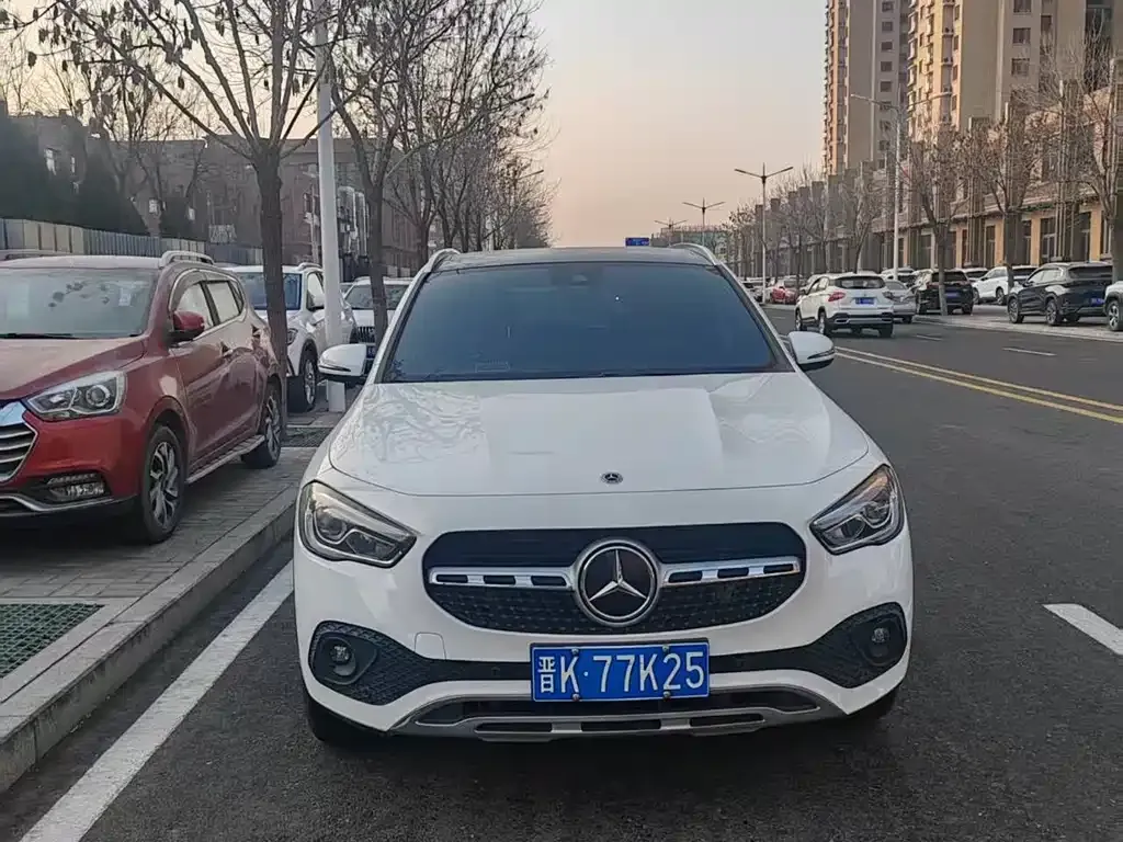 2022 Mercedes-Benz GLA 220