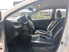 2022 Toyota Yaris L Zhixuan X 1.5L CVT PLUS, белый — фото 11