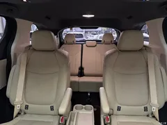 2021 Toyota Sienna 2.5L Hybrid Luxury — фото 12