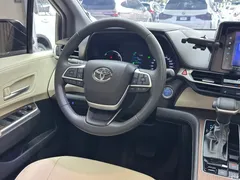 2021 Toyota Sienna 2.5L Hybrid Luxury — фото 21