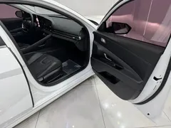 2022 Hyundai Elantra 1.5L CVT GLX Elite, белый — фото 19