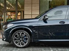 2022 BMW X5 M, синий — фото 5