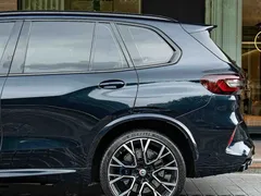 2022 BMW X5 M, синий — фото 6