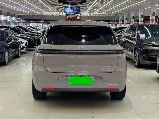 2024 Li Auto L6