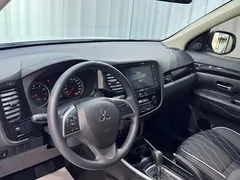2021 Mitsubishi Outlander 2.0L 2WD 5 Seats, белый — фото 10