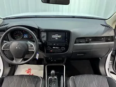 2021 Mitsubishi Outlander 2.0L 2WD 5 Seats, белый — фото 15