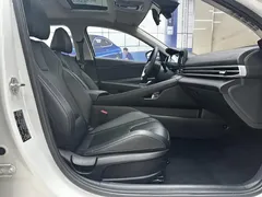 2022 Hyundai Elantra 1.5L CVT LUX Premium, белый — фото 10