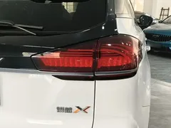 2022 Geely Atlas X 1.8TD DCT Premium, белый — фото 8