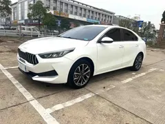 2021 Kia Cerato 1.5L CVT, белый — фото 1