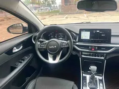 2021 Kia Cerato 1.5L CVT, белый — фото 7