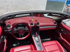 2020 Porsche 718 Boxster 2.0T, белый — фото 13