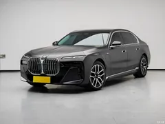 2023 BMW i7 eDrive50L M Sport, чёрный — фото 1