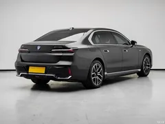 2023 BMW i7 eDrive50L M Sport, чёрный — фото 4