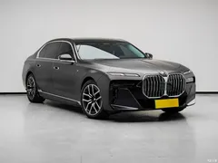 2023 BMW i7 eDrive50L M Sport, чёрный — фото 5
