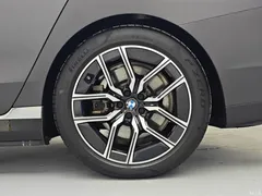2023 BMW i7 eDrive50L M Sport, чёрный — фото 12