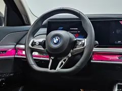 2023 BMW i7 eDrive50L M Sport, чёрный — фото 15