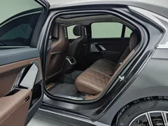 2023 BMW i7 eDrive50L M Sport, чёрный — фото 17
