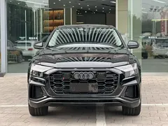 2022 Audi Q8 55 TFSI Luxury Dynamic, чёрный — фото 1