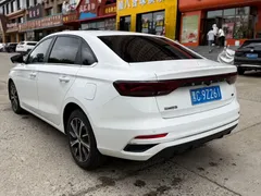 2022 Geely Emgrand 1.5L CVT, белый — фото 4