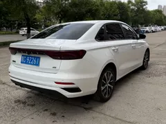 2022 Geely Emgrand 1.5L CVT, белый — фото 6