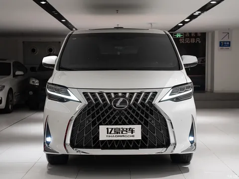 2020 Lexus LM 300h four-seater