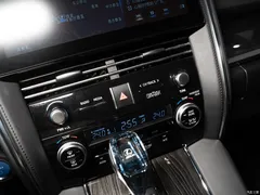 2020 Lexus LM 300h four-seater — фото 17