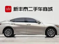 2022 Lexus ES 200 Excellence — фото 3