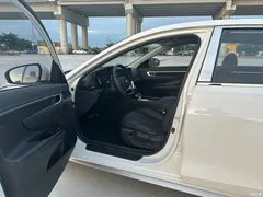 2021 Hyundai Famous Picture 1.8L CVT GLX Elite — фото 8