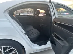 2021 Hyundai Famous Picture 1.8L CVT GLX Elite — фото 17
