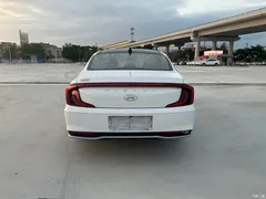 2021 Hyundai Famous Picture 1.8L CVT GLX Elite — фото 23