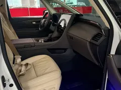 2024 Toyota Alphard Hybrid 2.5L Premium, белый — фото 8
