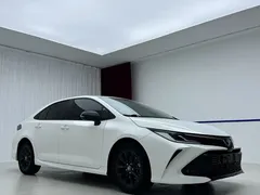2021 Toyota Corolla TNGA 1.5L CVT GR SPORT, белый — фото 3