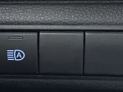 2021 Toyota Corolla TNGA 1.5L CVT GR SPORT, белый — фото 16