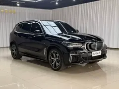 2022 BMW X5 40Li Premium M Sport Package, чёрный — фото 3
