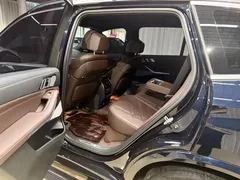 2022 BMW X5 40Li Premium M Sport Package, чёрный — фото 6