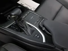 2020 Lexus UX 200 Special — фото 12