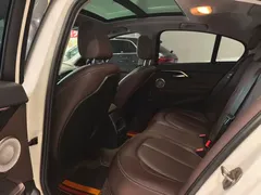 2023 BMW 1 Series 120i M Sport, белый — фото 12