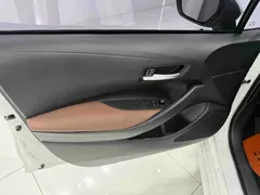 2022 Toyota Levin 185T CVT Luxury, белый — фото 11