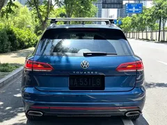 2021 Volkswagen Touareg 2.0TSI, синий — фото 4