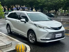 2021 Toyota Sienna 2.5L Hybrid Platinum — фото 3