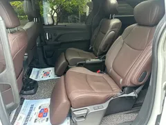 2021 Toyota Sienna 2.5L Hybrid Platinum — фото 9