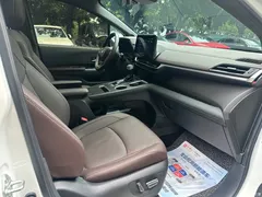 2021 Toyota Sienna 2.5L Hybrid Platinum — фото 10