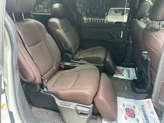 2021 Toyota Sienna 2.5L Hybrid Platinum — фото 11